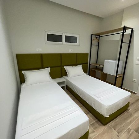 Hotel Rai Sarande Bagian luar foto