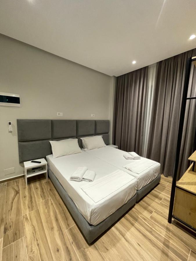 Hotel Rai Sarande Bagian luar foto