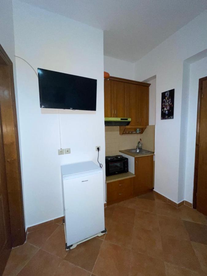 Hotel Rai Sarande Bagian luar foto