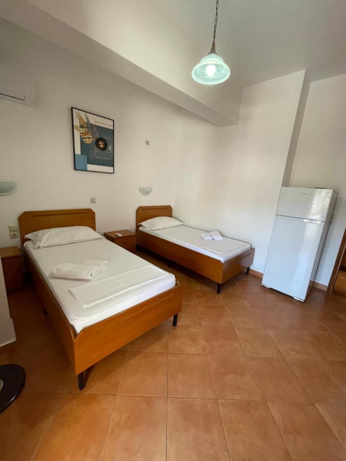 Hotel Rai Sarande Bagian luar foto