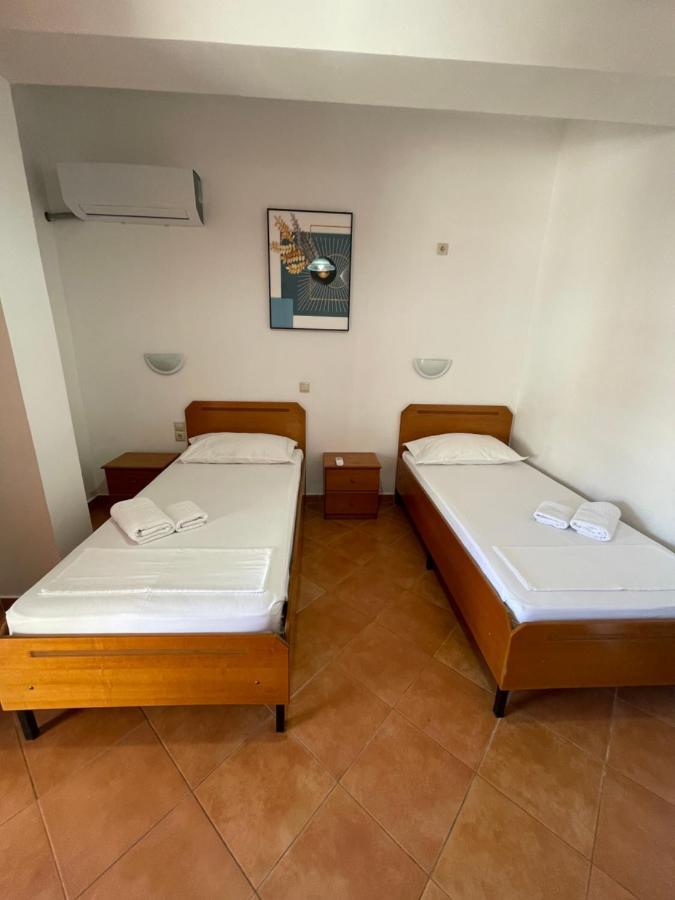 Hotel Rai Sarande Bagian luar foto