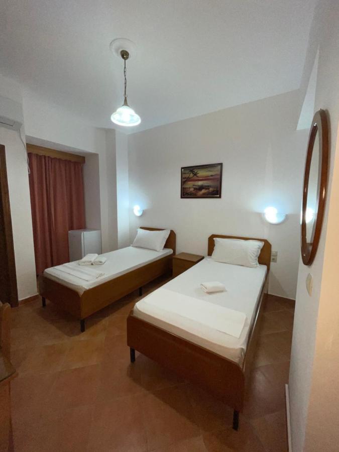 Hotel Rai Sarande Bagian luar foto