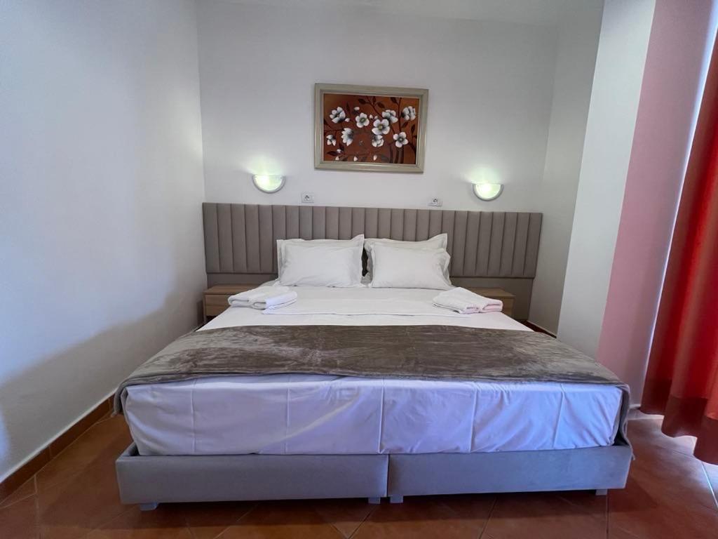 Hotel Rai Sarande Bagian luar foto