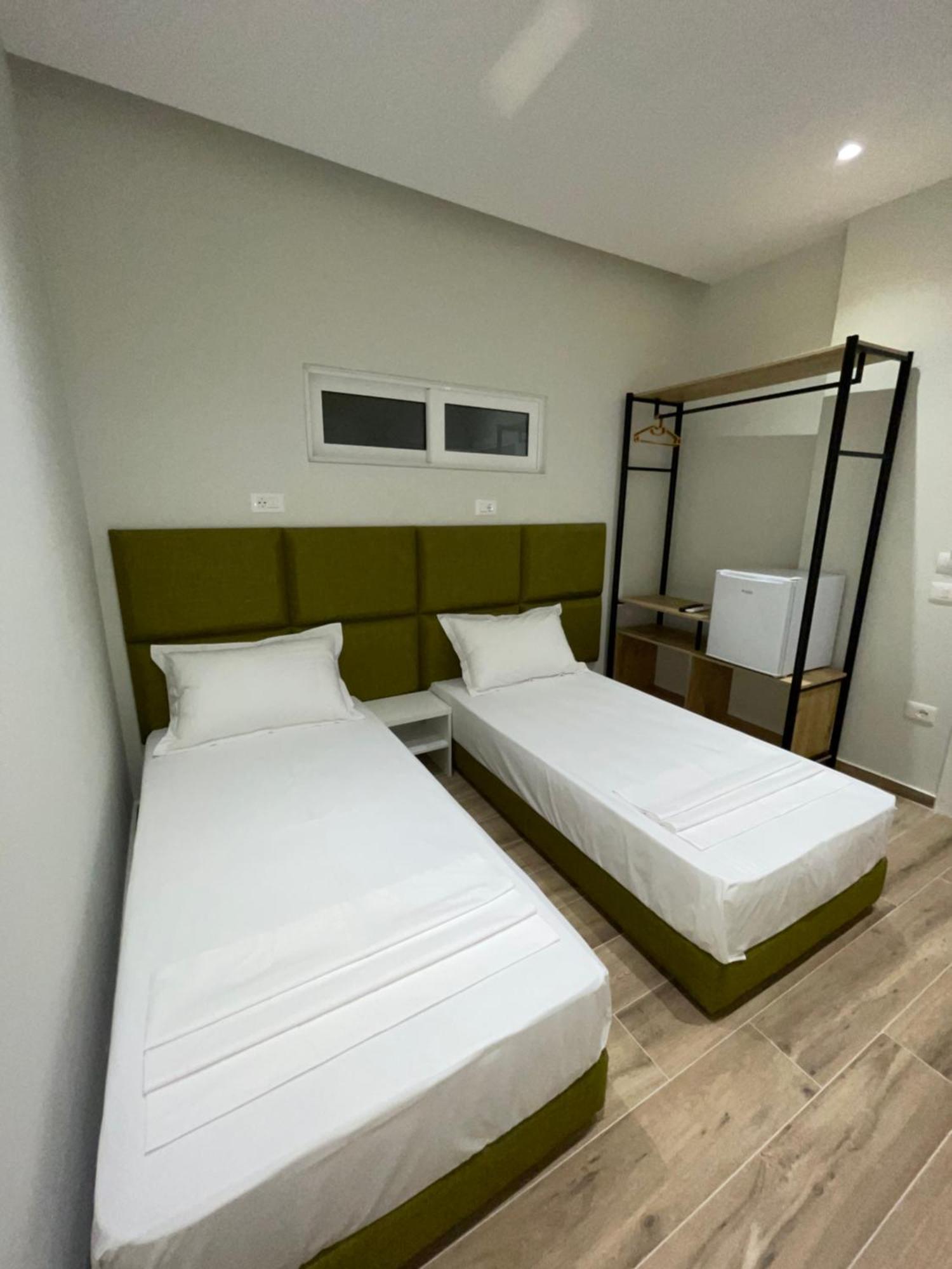Hotel Rai Sarande Bagian luar foto