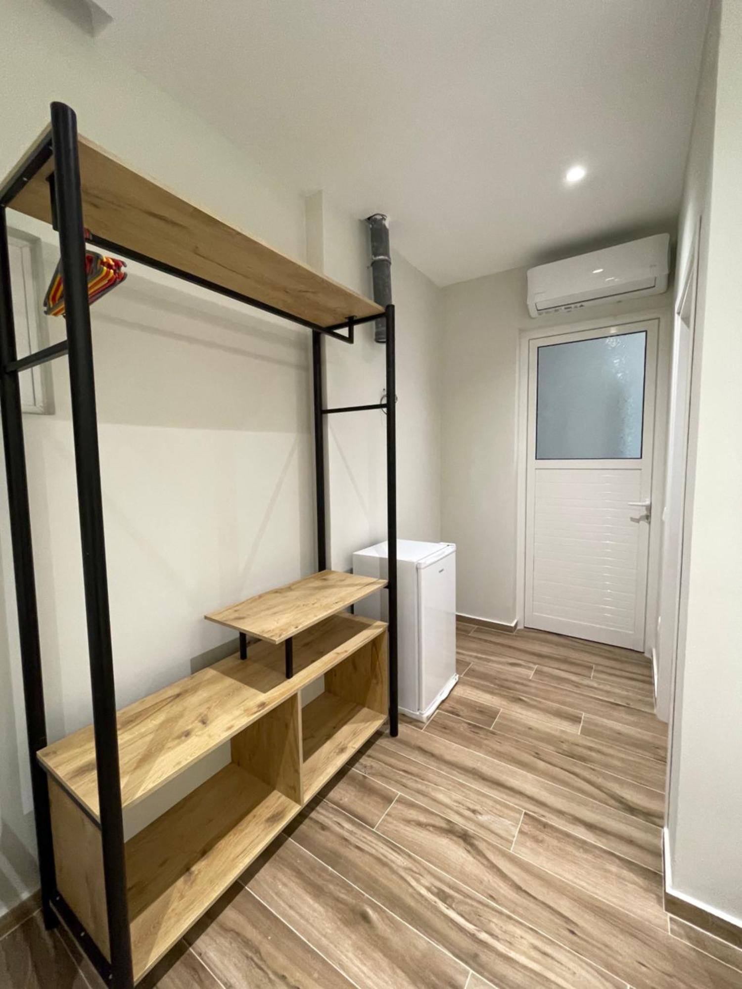 Hotel Rai Sarande Ruang foto