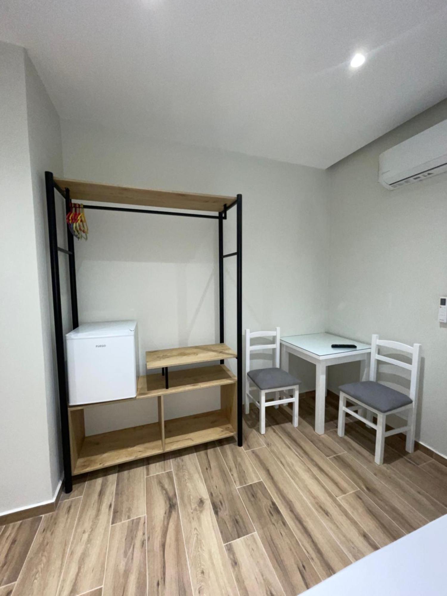 Hotel Rai Sarande Ruang foto